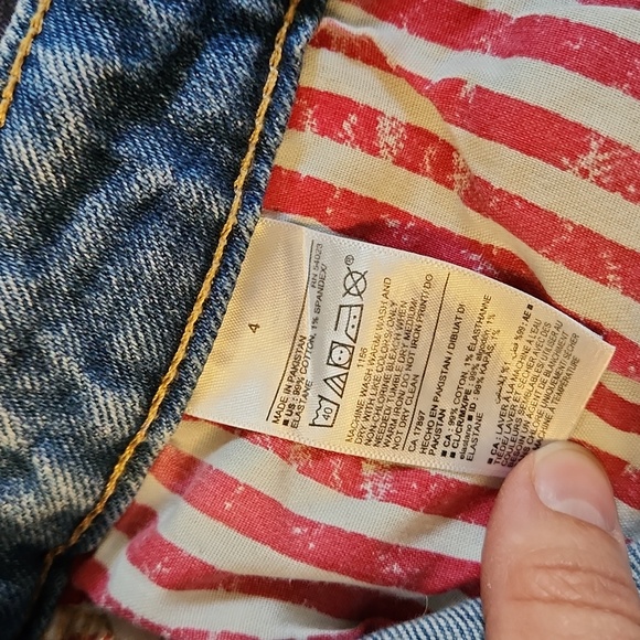 Old Navy Denim Short - Picture 6 of 6